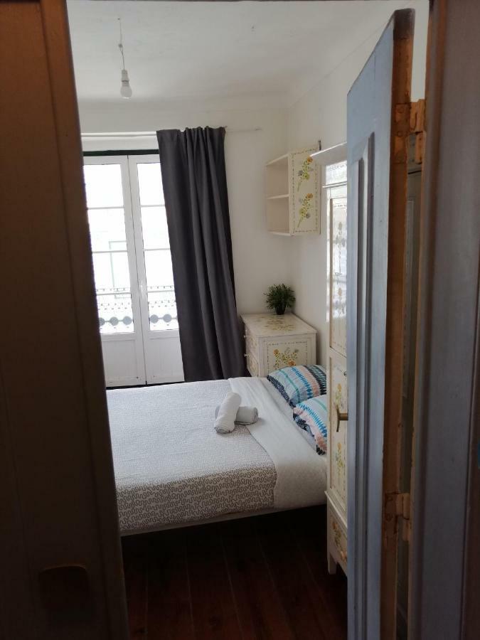 Locals & Hostel Lissabon
