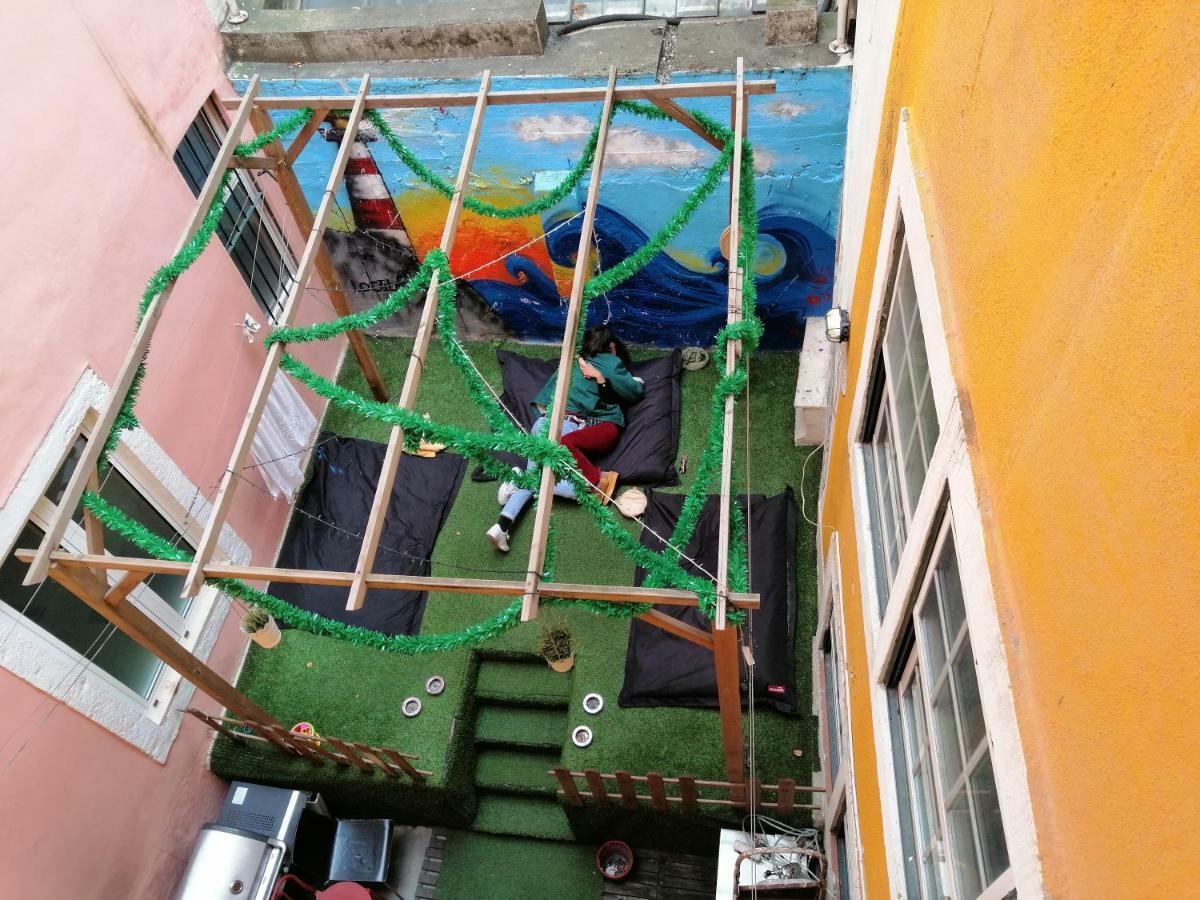 Locals & Hostel Lissabon